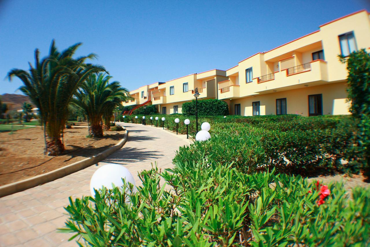 Desusino Residence & Hotel Butera Exterior photo